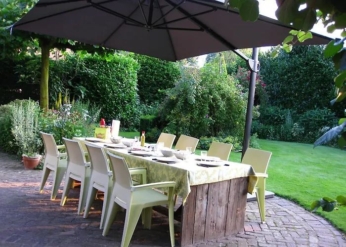 Aan De Burgt Bed & Breakfast *