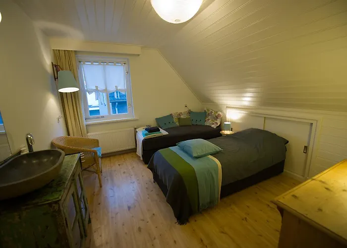 Aan De Burgt Bed & Breakfast