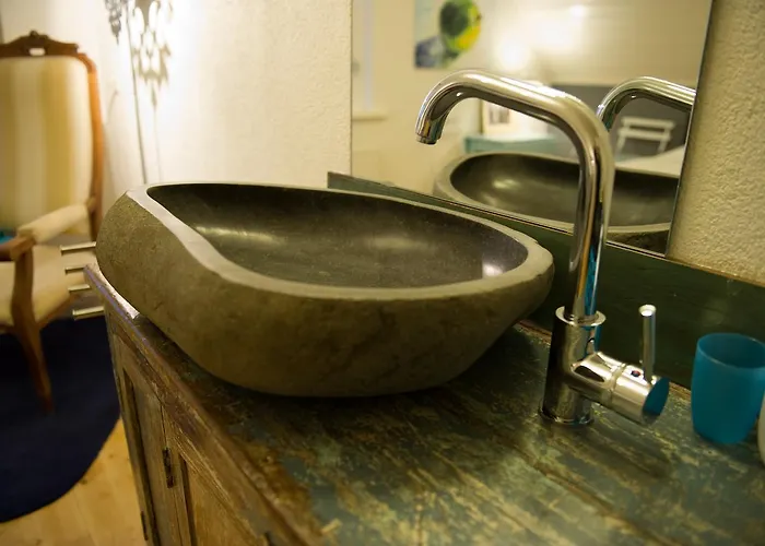 Aan De Burgt Bed & Breakfast