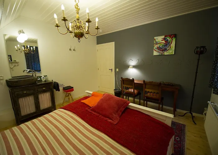 Aan De Burgt Bed & Breakfast *